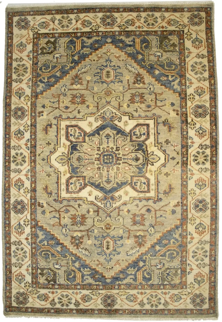 Hand-Knotted Wool Heriz Serapi Area Rug 6'2 x 9'1 Modern Tribal Floral Design: Hand-Knotted Wool Heriz Serapi Area Rug 6'2 x 9'1 Modern Tribal Floral Design This hand-knotted Heriz Serapi oriental rug features a muted farmhouse design with floral patterns in cream, beige, tan, b