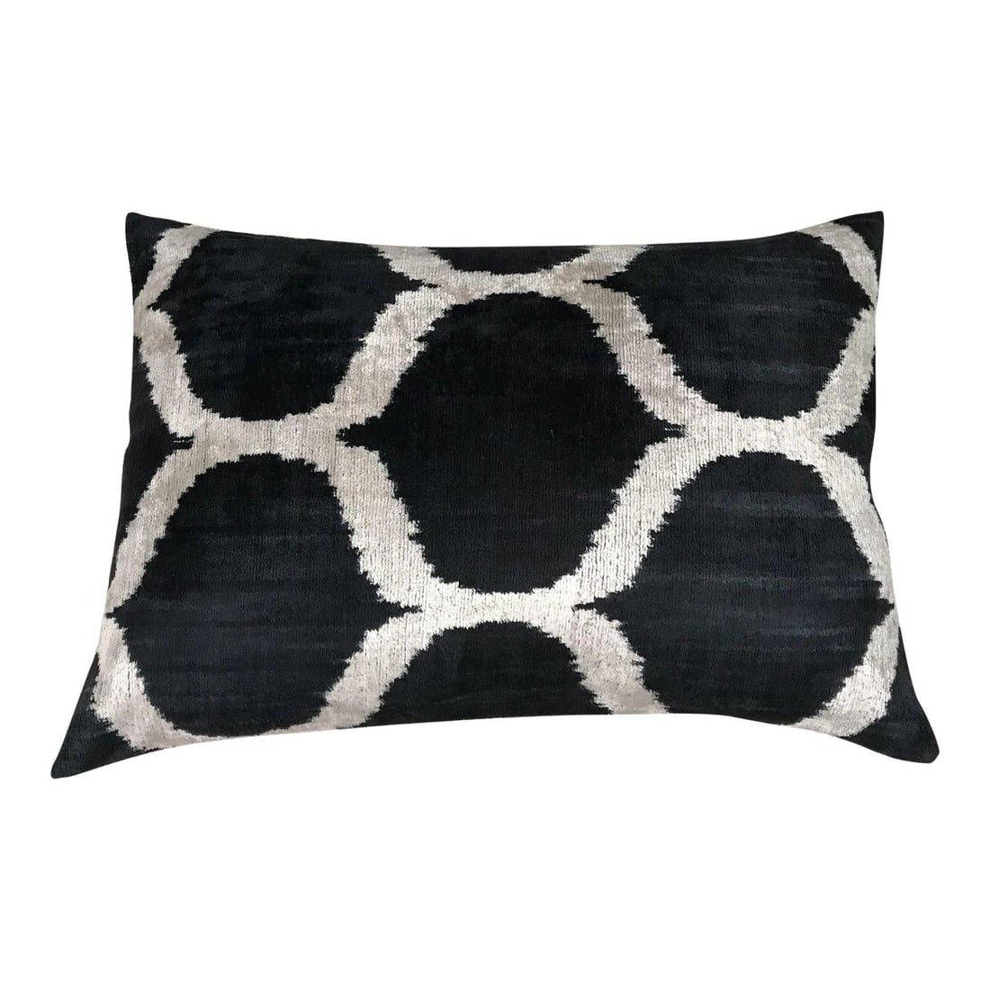 Uzbek Silk Ikat Velvet Cushion with Linen Back and Feather Insert: Uzbek Silk Ikat Velvet Cushion with Linen Back and Feather Insert This hand-made Uzbek Ikat velvet pillow cushion features a natural linen backing and a hidden zipper. It comes with a 10/90 down feath