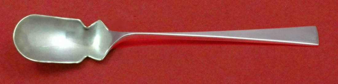 Reed and Barton Dimension Sterling Silver Horseradish Scoop Custom 5 3/4": Reed and Barton Dimension Sterling Silver Horseradish Scoop Custom 5 3/4" This exquisite horseradish scoop is crafted from sterling silver by Reed and Barton in the elegant Dimension pattern. Measurin