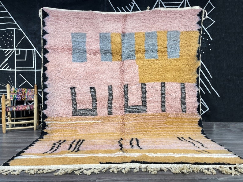 Authentic Handwoven Colorful Rug 100% Sheep Wool Morocco: Authentic Handwoven Colorful Rug 100% Sheep Wool Morocco Introducing an authentic Elegant Colorful Soft Rug, handwoven in the beautiful Atlas Mountains by skilled local Berber women weavers. This exqu