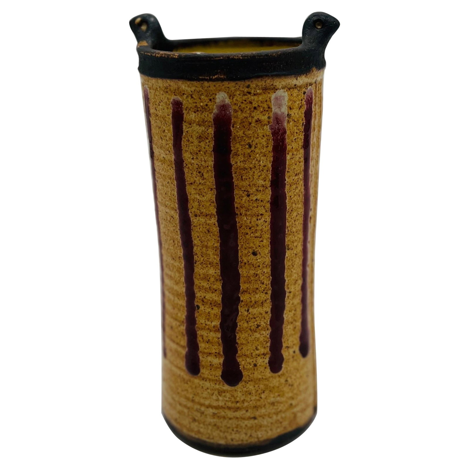 Earthenware Bird Head Vase by Vivika and Otto Heino 1972 Oxblood Glaze: Earthenware Bird Head Vase by Vivika and Otto Heino 1972 Oxblood Glaze This mid-century modern earthenware vase, crafted by renowned ceramic artists Vivika and Otto Heino in 1972, features a striking 