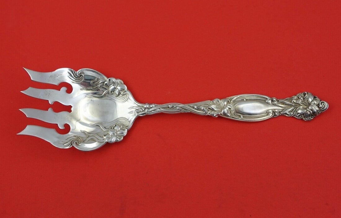 International Sterling Silver Salad Serving Fork Frontenac 8.5 Inch: International Sterling Silver Salad Serving Fork Frontenac 8.5 Inch This exquisite salad serving fork, crafted in the Frontenac pattern by International, measures 8 1/2 inches in length. Made of high-
