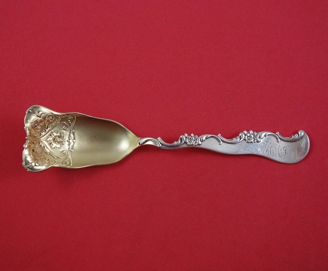 Shiebler Sterling Silver Ice Cream Spoon Gold Washed Square Bowl 5 7/8": Shiebler Sterling Silver Ice Cream Spoon Gold Washed Square Bowl 5 7/8" Indulge in a touch of elegance with this exquisite Shiebler Sterling Silver Ice Cream Spoon, featuring a stunning gold washed fi