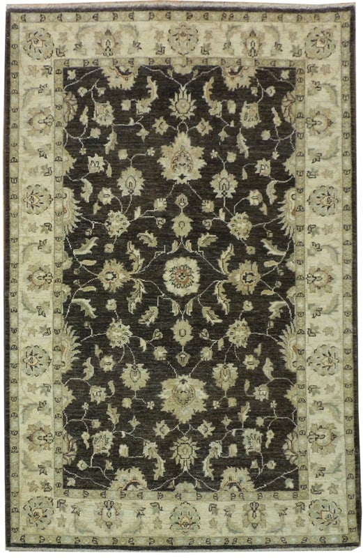 4 x 6 Graphite Chobi Peshawar Area Rug Hand-Knotted Wool Pakistan: 4 x 6 Graphite Chobi Peshawar Area Rug Hand-Knotted Wool Pakistan Free continental US Shipping Transform your living space with the exquisite 4' x 6' Graphite Color Chobi Peshawar Rug. This stunning a