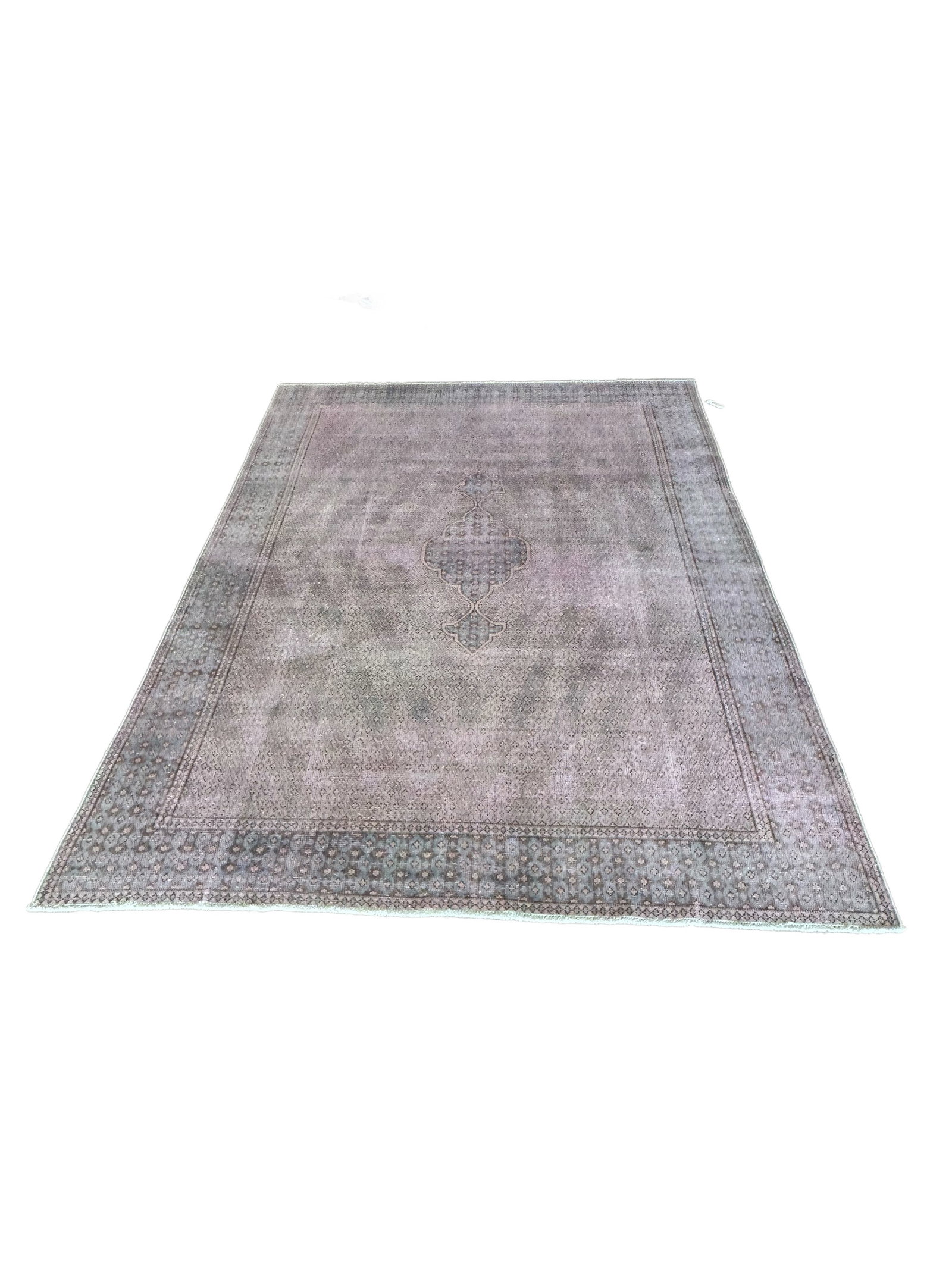 6'8" x 9'5" Pink Grey Vintage Antique Bidjar Rug Handcrafted Iran: 6'8" x 9'5" Pink Grey Vintage Antique Bidjar Rug Handcrafted Iran Free continental US Shipping Transform your space with this stunning Vintage Antique Bidjar Iranian Rug, measuring 6' 8" x 9' 5". This