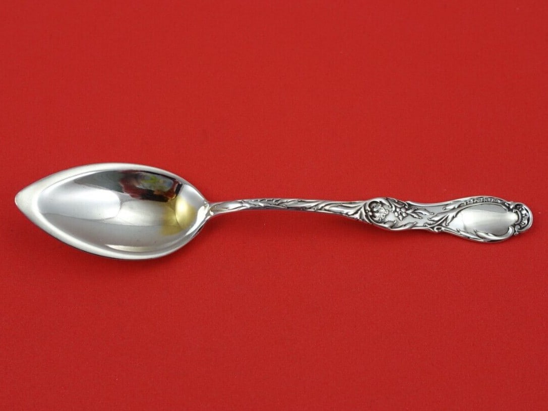 Gorham Rouen Sterling Silver Grapefruit Spoon 5 5/8 Original: Gorham Rouen Sterling Silver Grapefruit Spoon 5 5/8 Original Discover the elegance of the Rouen pattern with this exquisite grapefruit spoon crafted by Gorham. Made from high-quality sterling silver, 