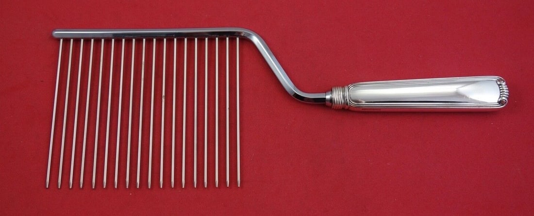 Lunt Embassy Scroll Sterling Silver Cake Breaker 10 3/4 inches (1 of 2)