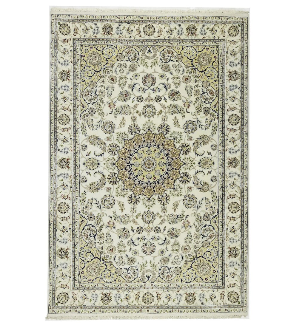 Handmade Floral Traditional Indo-Nain Oriental Rug 6'7 x 10'0 Wool Silk: Handmade Floral Traditional Indo-Nain Oriental Rug 6'7 x 10'0 Wool Silk Enhance your home with this exquisite Floral Traditional Home Decor Indo-Nain Oriental Rug. This handcrafted carpet showcases a 