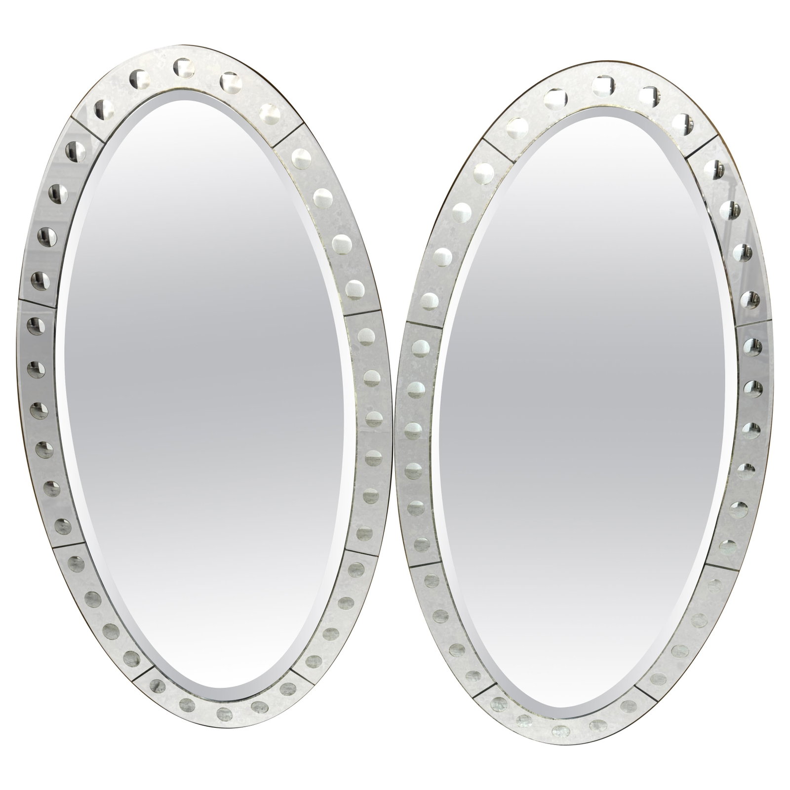 Jonathan Adler Set of 2 Venetian Style Oval Beveled Mirrors: Jonathan Adler Set of 2 Venetian Style Oval Beveled Mirrors Introducing a sophisticated pair of oval wall mirrors by Jonathan Adler, featuring a unique blend of modern design and classical Venetian-st
