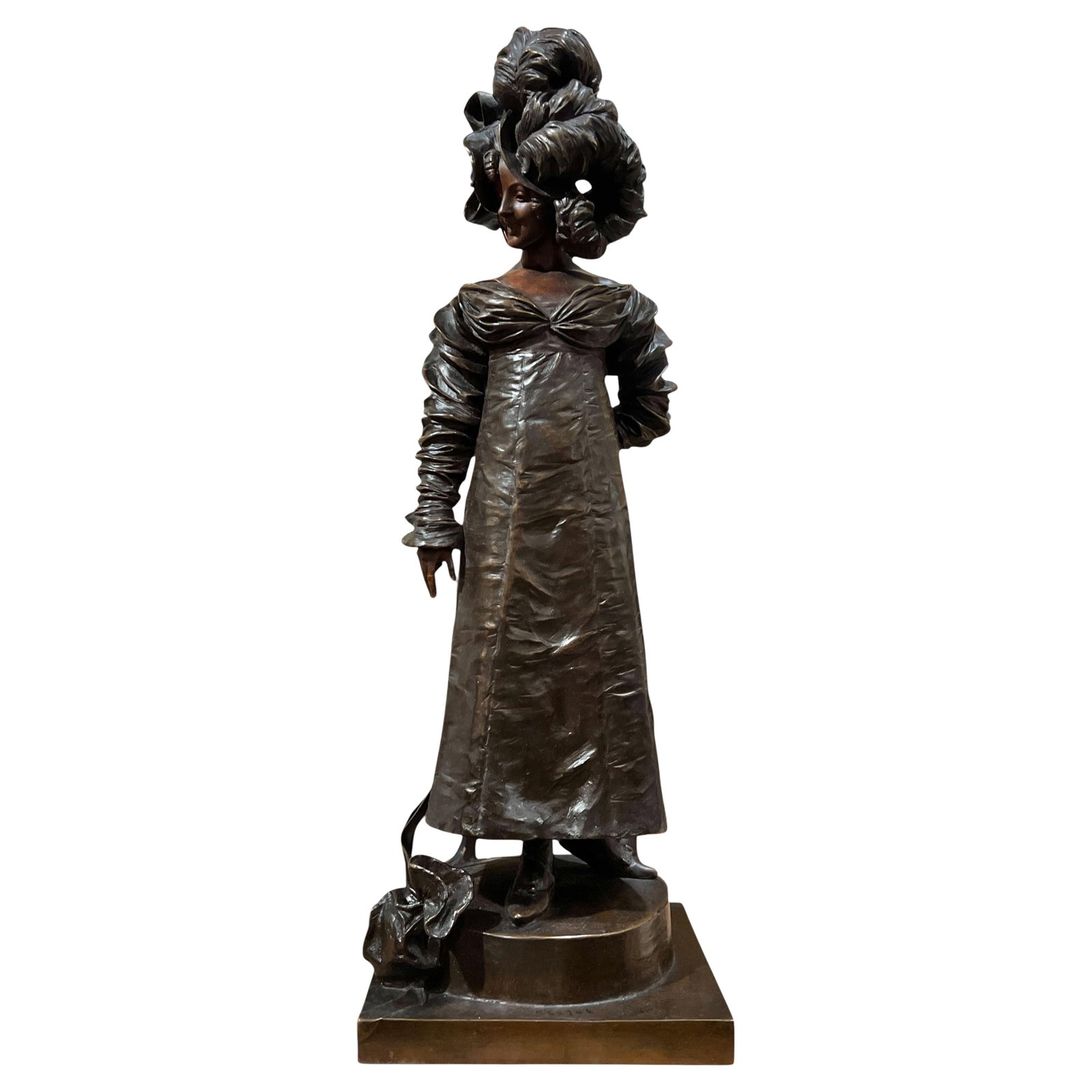 French Art Nouveau Patinated Bronze Lady Sculpture After Georges Van der Straeten: French Art Nouveau Patinated Bronze Lady Sculpture After Georges Van der Straeten This late 19th-century French Art Nouveau sculpture is a patinated bronze figure of a distinguished female beauty in a