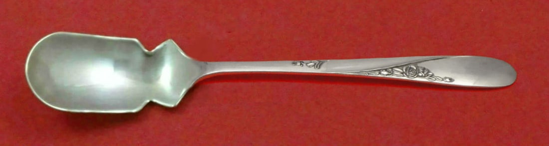 Easterling Sterling Silver Rose Spray Horseradish Scoop 5 3/4 Custom Made: Easterling Sterling Silver Rose Spray Horseradish Scoop 5 3/4 Custom Made This exquisite horseradish scoop features the elegant "Rose Spray" pattern by Easterling, crafted in high-quality sterling sil