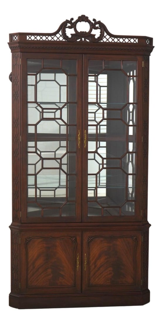 Chippendale Style Mahogany Corner Cabinet With Pierced Pediment And Mirrored Interior (1 of 10)