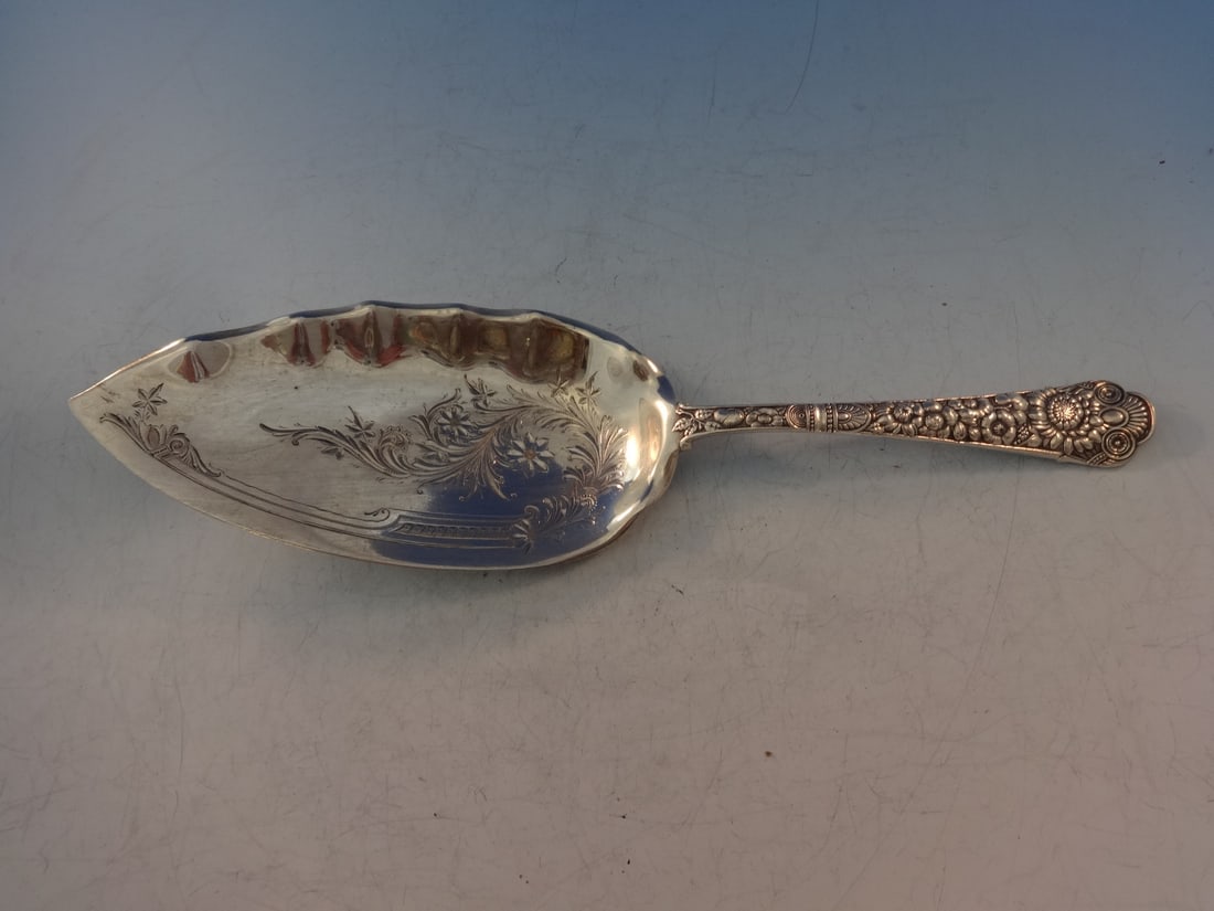 Gorham Cluny Sterling Silver Fish Server 11.5 Bright Cut Blade C1890s: Gorham Cluny Sterling Silver Fish Server 11.5 Bright Cut Blade C1890s This exquisite Cluny fish server by Gorham showcases a stunning bright cut blade and is crafted from high-quality sterling silver.