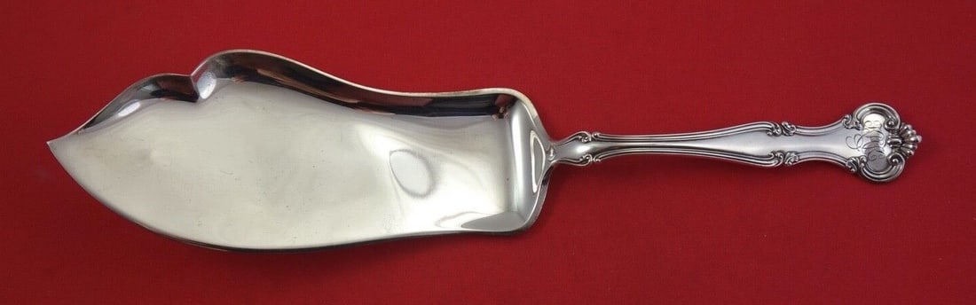 Gorham Cromwell Sterling Silver Fish Server 12 Inch Monogrammed: Gorham Cromwell Sterling Silver Fish Server 12 Inch Monogrammed This exquisite Cromwell fish server by Gorham is crafted from sterling silver and measures 12 inches in length. The server showcases the