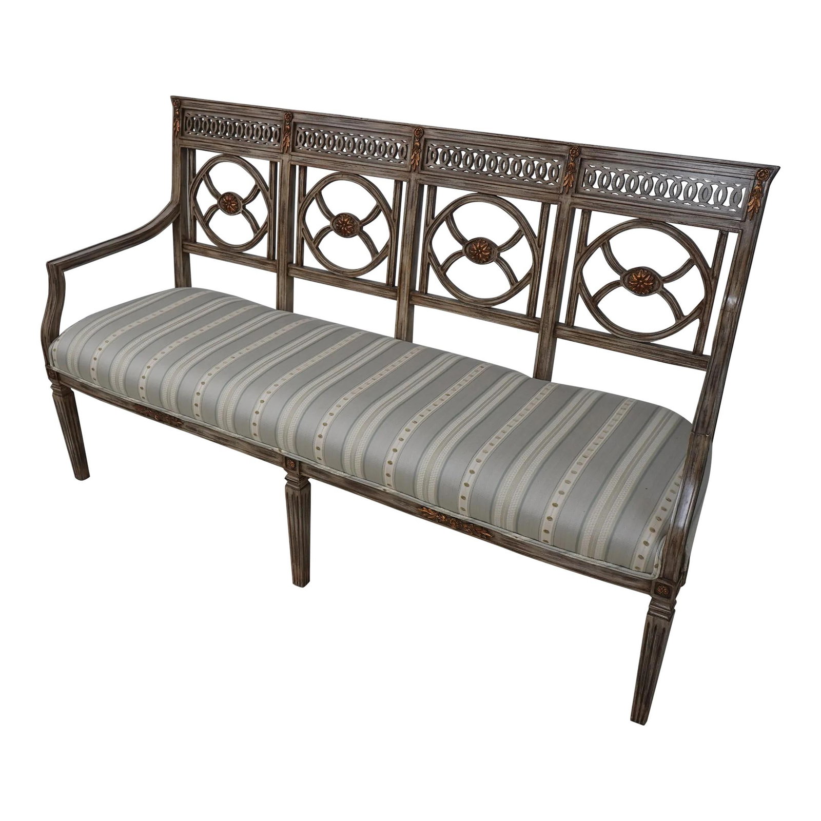Elegant Italian Neoclassical Settee with Painted Finish: Elegant Italian Neoclassical Settee with Painted Finish This exquisite Italian Neoclassical Style Settee features a beautifully painted finish and quality construction, embodying the elegance of its p