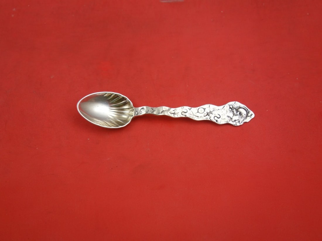 Vansant Medallion Sterling Silver Demitasse Spoon Gold Washed Fluted 4 1/4": Vansant Medallion Sterling Silver Demitasse Spoon Gold Washed Fluted 4 1/4" This exquisite Medallion demitasse spoon by Vansant is crafted from sterling silver and features a lovely gold wash with a f