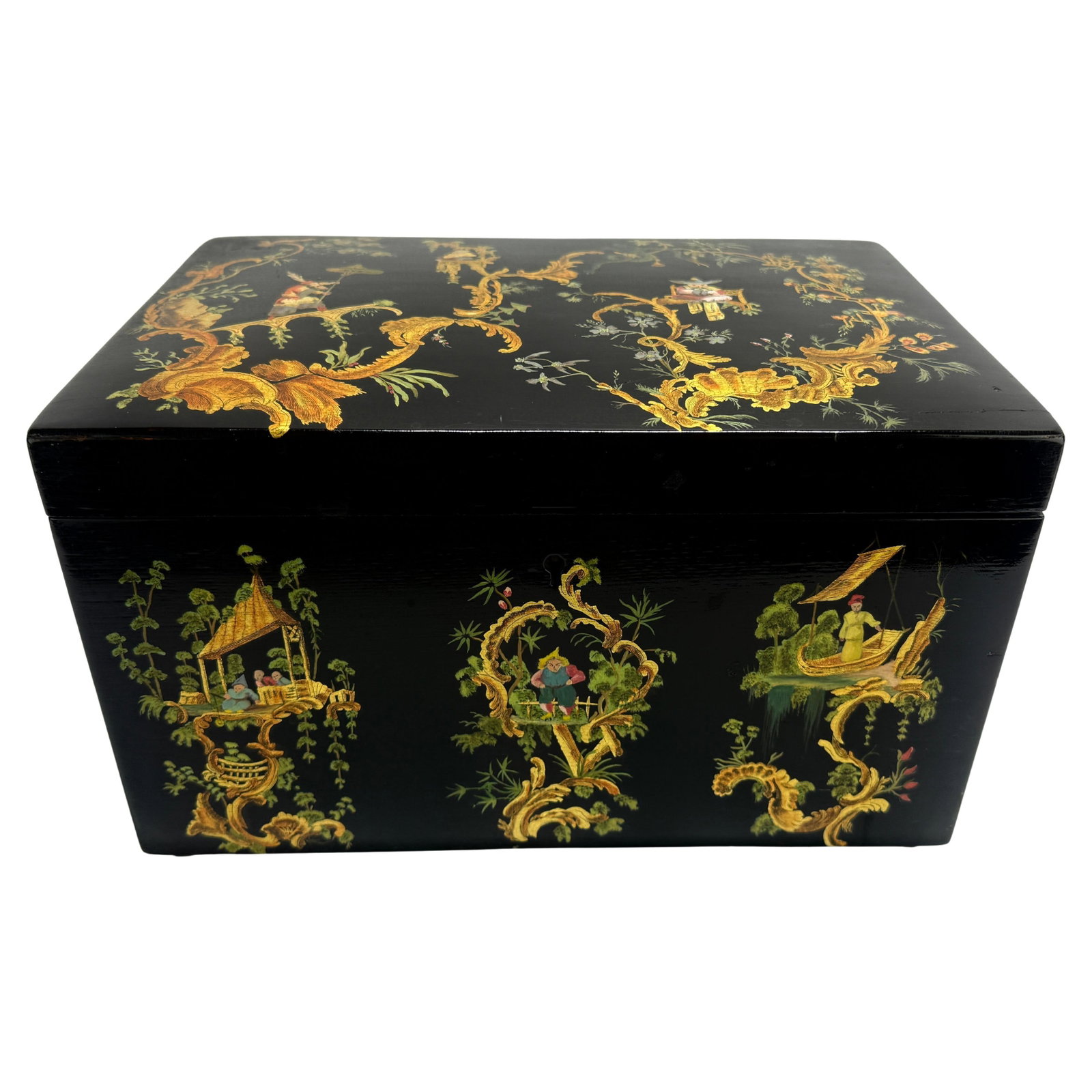 English Chinoiserie Japanned Tobacco Box Circa 1930 Lacquered Wood: English Chinoiserie Japanned Tobacco Box Circa 1930 Lacquered Wood This lacquered wooden humidor box from England, crafted around 1930 in the Chinoiserie style, features a deep black japanned exterior