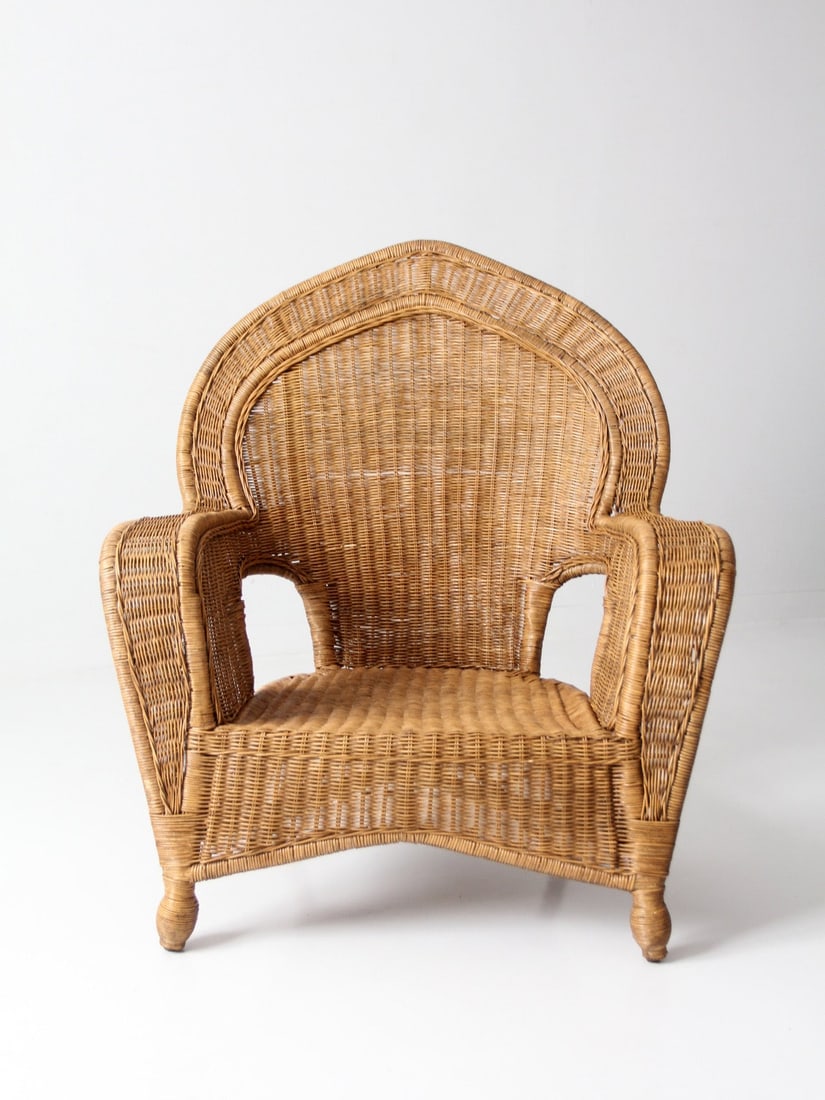 Victorian-Inspired Wicker Armchair With Rounded Backrest (1 of 18)