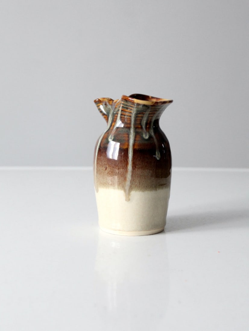 Two Tone Ceramic Creamer with Pinched Spout Studio Pottery: Two Tone Ceramic Creamer with Pinched Spout Studio Pottery This vintage handmade studio pottery creamer features a uniquely shaped, pinched spout, making it both sculptural and functional. The two-ton