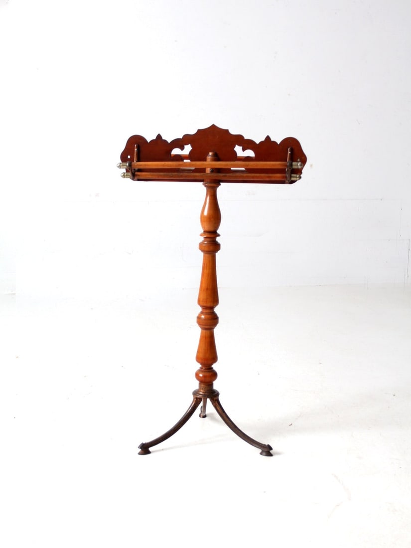 Antique 19th Century Turned Wood Iron Towel Rack Stand: Antique 19th Century Turned Wood Iron Towel Rack Stand This antique towel stand is a beautiful representation of late 19th-century design, ideal for infusing vintage charm into any space. It showcases