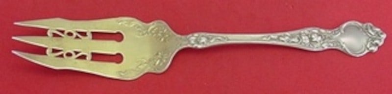 Sterling Silver Cake Serving Fork Violet Pattern Gold Washed Bar 8 Inch: Sterling Silver Cake Serving Fork Violet Pattern Gold Washed Bar 8 Inch This is a sterling silver cake serving fork in the Violet pattern by Wallace, featuring a gold washed finish and an added bar. T