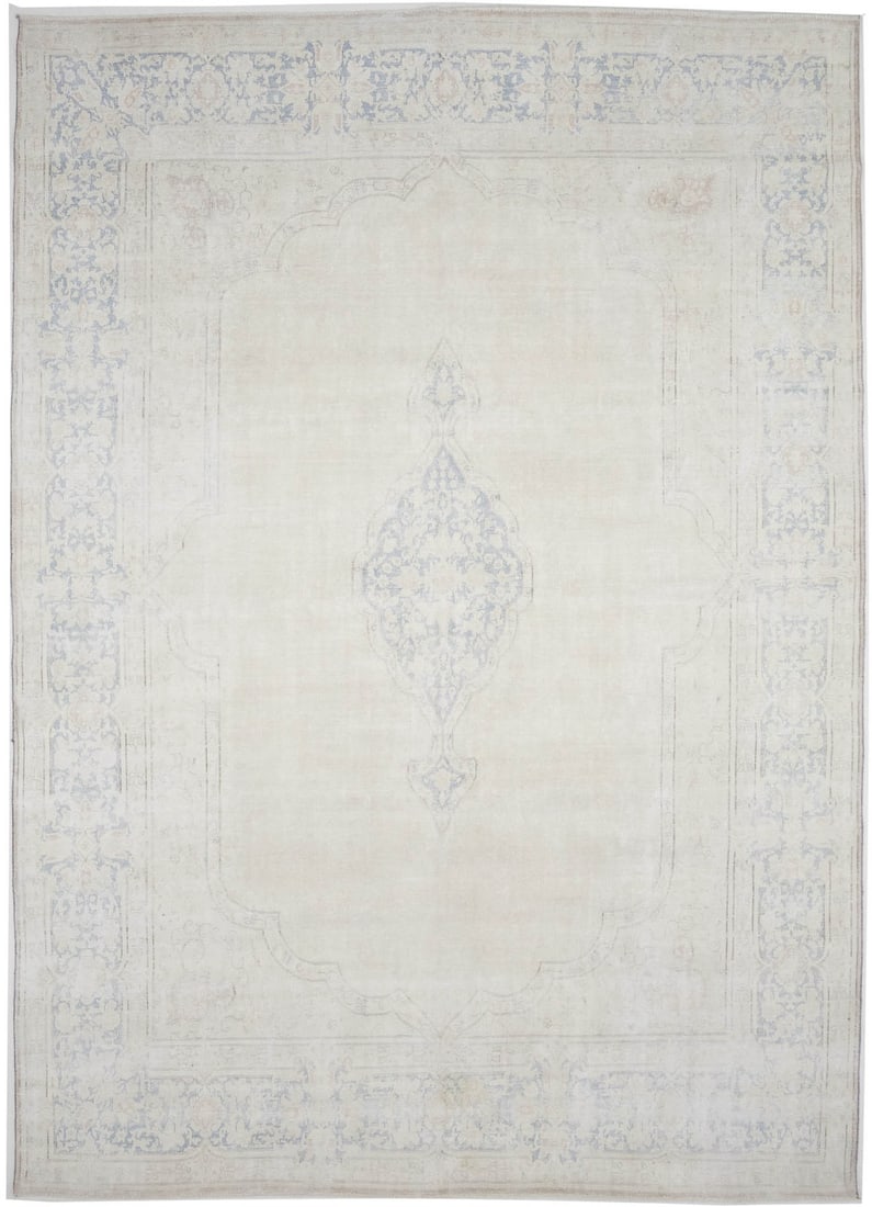 Vintage Hand-Knotted 10x13 ft Antique Floral Rug Wool Carpet: Vintage Hand-Knotted 10x13 ft Antique Floral Rug Wool Carpet Enhance your living space with this stunning antique Oriental rug, measuring 9'7" x 13'3". This exquisite area rug showcases a muted floral