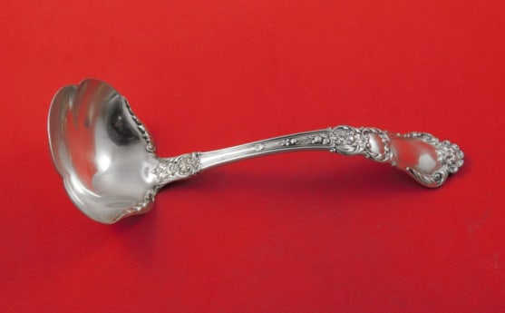 Gorham Baronial Old Sterling Silver Gravy Ladle 7.25 inches: Gorham Baronial Old Sterling Silver Gravy Ladle 7.25 inches This exquisite gravy ladle, crafted by Gorham in the Baronial Old pattern, measures 7 1/4 inches in length. Made from high-quality sterling 