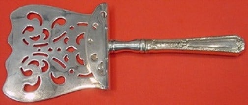 Towle Louis XIV Sterling Silver Asparagus Server Hooded 9.25": Towle Louis XIV Sterling Silver Asparagus Server Hooded 9.25" This exquisite asparagus server from the renowned Louis XIV pattern by Towle is crafted in high-quality sterling silver. Measuring 9 1/4 i