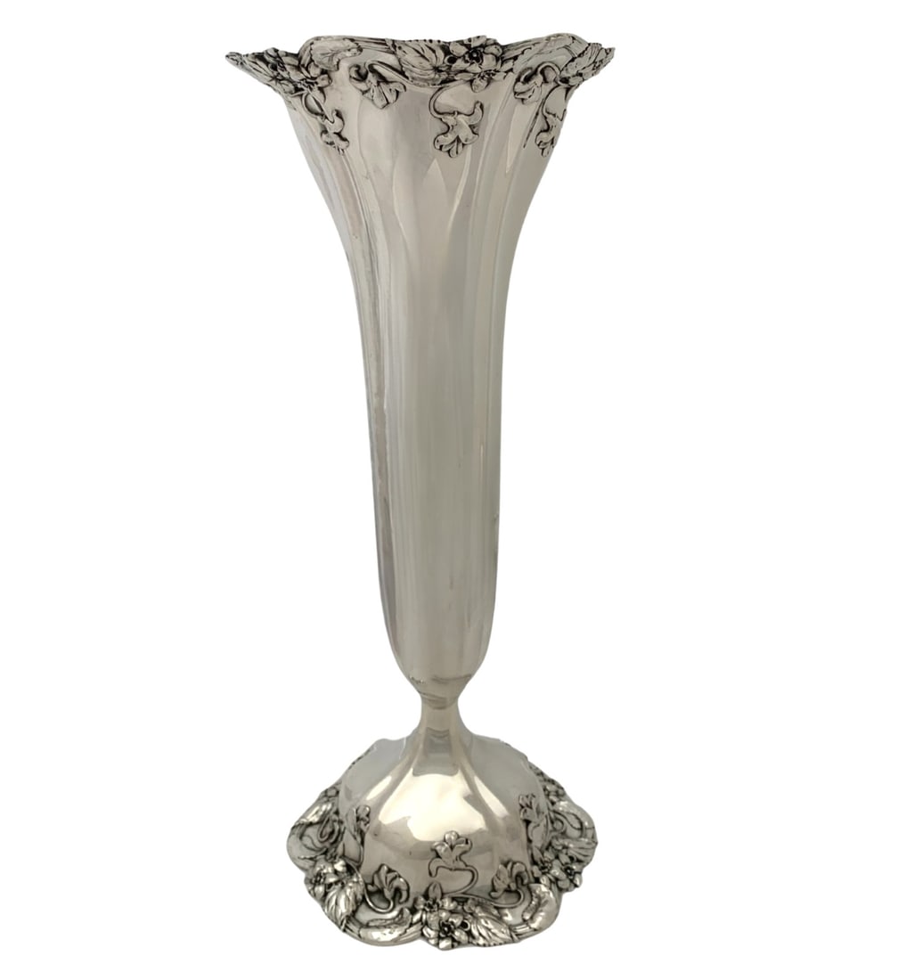 Antique American 925 Sterling Silver Handmade Floral Vase 15.5" Tall: Antique American 925 Sterling Silver Handmade Floral Vase 15.5" Tall This exquisite antique American flower vase is crafted from 925 sterling silver, showcasing intricate handmade floral and leaf desi
