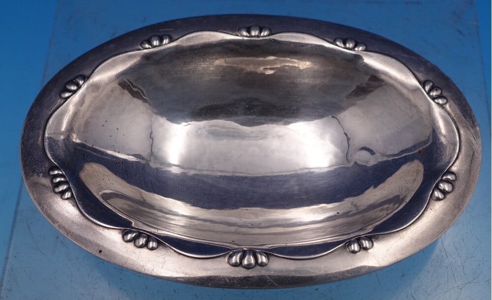 Georg Jensen Sterling Silver Master Salt Dish 243D Modern Design: Georg Jensen Sterling Silver Master Salt Dish 243D Modern Design This exquisite Georg Jensen Sterling Silver Master Salt Dish, model #243D, showcases a modern design with a subtle hand-hammered finish