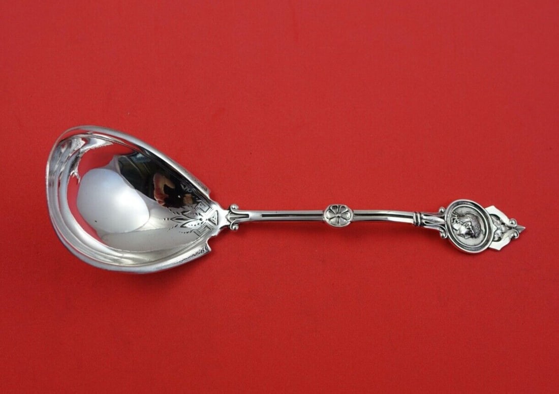 Gorham Medallion Sterling Silver Sauce Ladle Brite-Cut 7.25": Gorham Medallion Sterling Silver Sauce Ladle Brite-Cut 7.25" Add a touch of elegance to your dining experience with this exquisite sauce ladle from Gorham's Medallion pattern. Crafted from high-qualit
