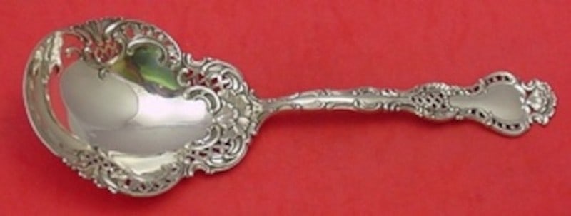 Sterling Silver Berry Serving Spoon Durgin Regent Pattern 9 5/8" (1 of 2)