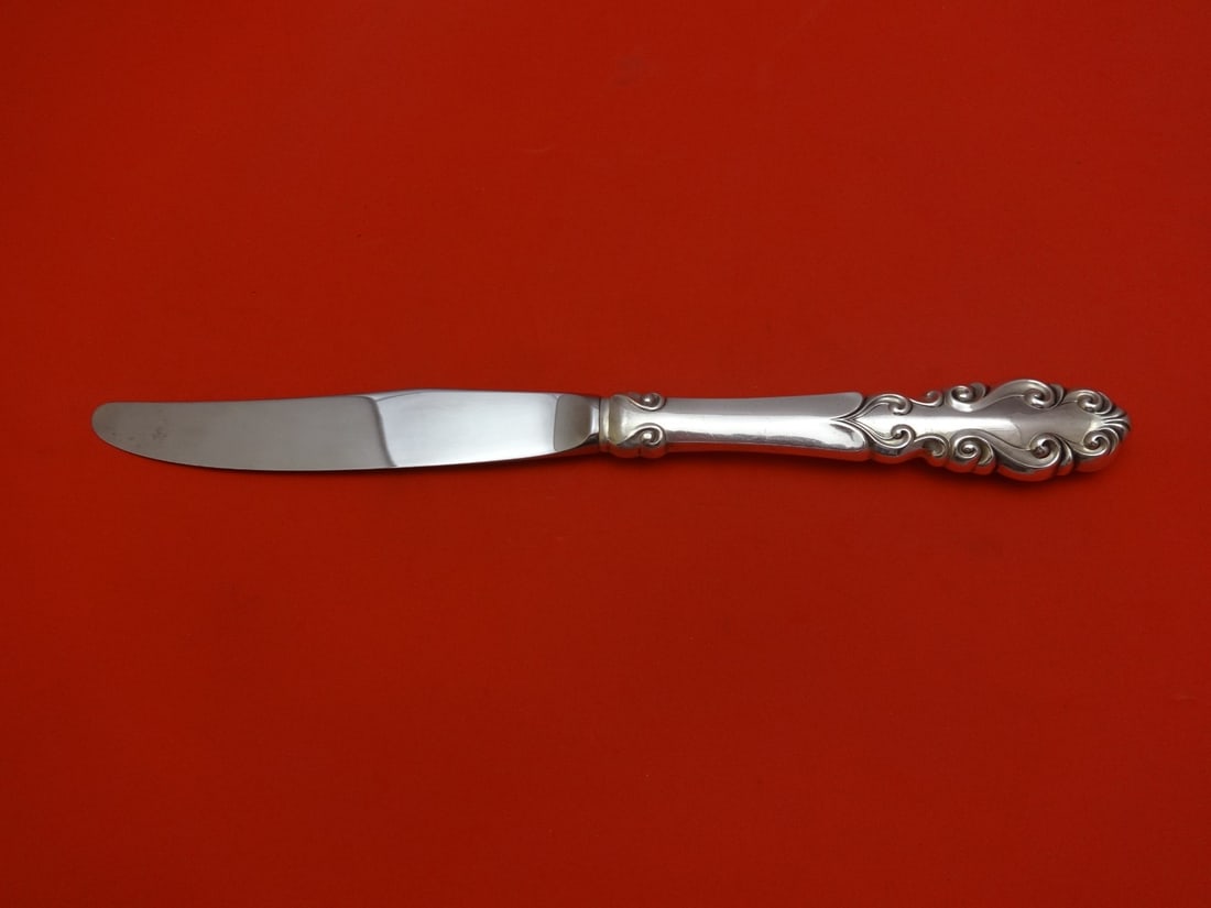 Towle Esplanade Sterling Silver Dinner Knife 9 5/8 Modern Flatware: Towle Esplanade Sterling Silver Dinner Knife 9 5/8 Modern Flatware Elevate your dining experience with this exquisite Esplanade dinner knife by Towle. Crafted from sterling silver, this modern flatwar