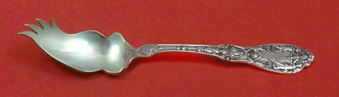 Gorham Paris Sterling Silver 6 Inch Custom Pate Knife: Gorham Paris Sterling Silver 6 Inch Custom Pate Knife Custom-made pate knife in the Paris pattern by Gorham, crafted in sterling silver. It is not monogrammed and is in excellent pre-owned condition. 