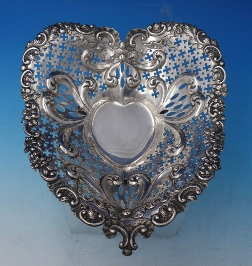 Gorham Chantilly Sterling Silver Heart Form Fruit Bowl 4312 (1 of 12)