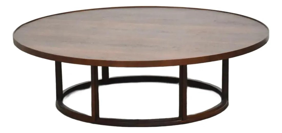 1962 T.H. Robsjohn Gibbings Walnut Round Coffee Table for Widdicomb: 1962 T.H. Robsjohn Gibbings Walnut Round Coffee Table for Widdicomb This exquisite mid-century modern coffee table, designed by T.H. Robsjohn Gibbings for Widdicomb, showcases a stunning walnut constr