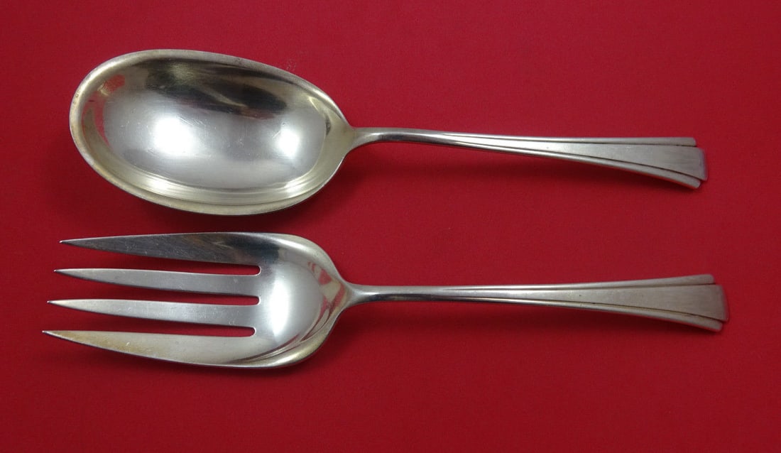 Richard Dimes Debutante Sterling Silver Salad Serving Set 2pc 8 7/8": Richard Dimes Debutante Sterling Silver Salad Serving Set 2pc 8 7/8" Enhance your dining experience with this exquisite Debutante Sterling Silver Salad Serving Set by Richard Dimes. Comprising two pie