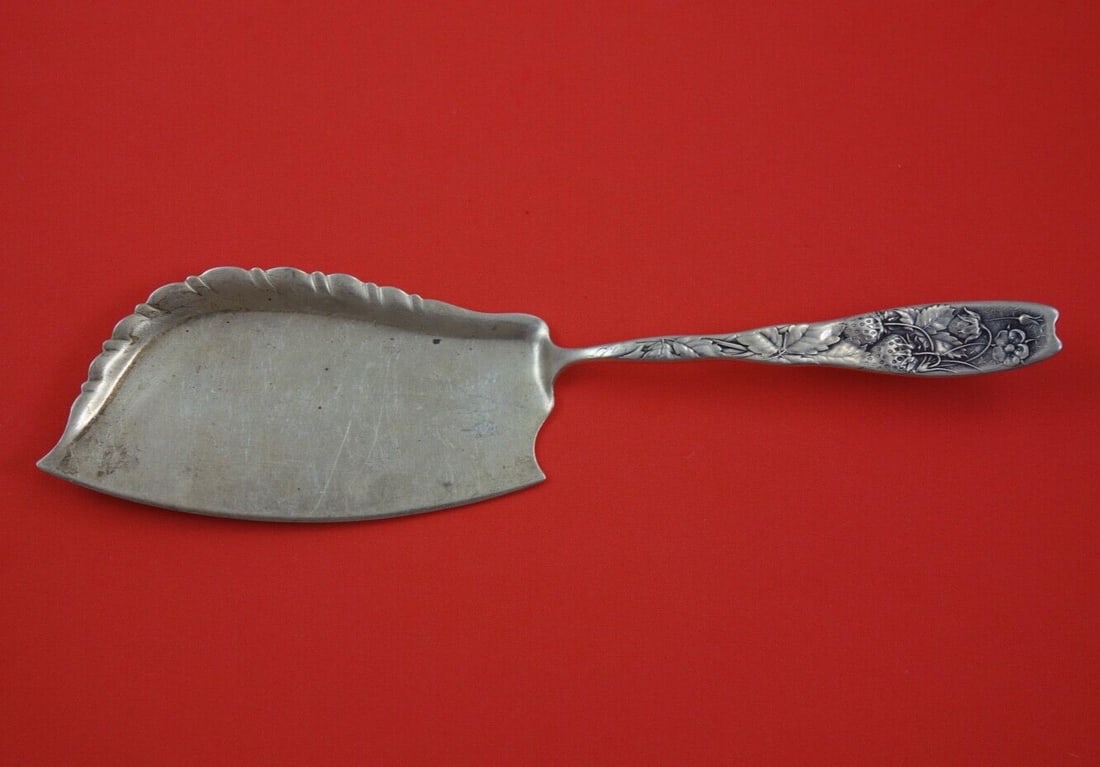 Whiting Berry Sterling Silver Ice Cream Server 10 1/8" Strawberry Motif: Whiting Berry Sterling Silver Ice Cream Server 10 1/8" Strawberry Motif This exquisite ice cream server from the Berry pattern by Whiting is crafted in sterling silver and measures 10 1/8". Featuring 