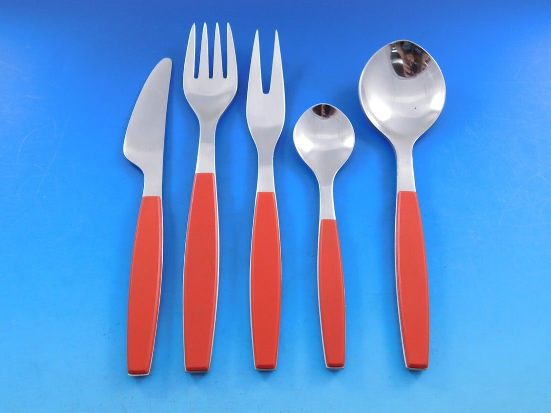 Georg Jensen Strata Red 30-Piece Stainless Flatware Set by Henning Koppel: Georg Jensen Strata Red 30-Piece Stainless Flatware Set by Henning Koppel Introducing the Strata Red flatware set by Georg Jensen, a stunning collection that blends modern design with functionality. C