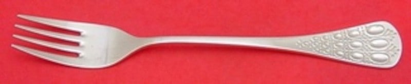 Rosenthal Romance Sterling Silver Dinner Fork 7 3/4: Rosenthal Romance Sterling Silver Dinner Fork 7 3/4 This is a Rosenthal Romance pattern sterling silver dinner fork, measuring 7 3/4 inches in length. Made in the United States, this fork features no 