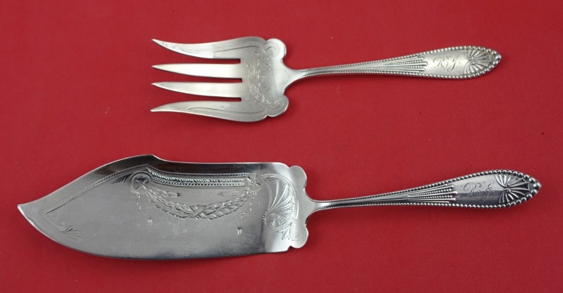 Gorham Chippendale sterling silver fish serving 2 piece set: Gorham Chippendale sterling silver fish serving 2 piece set This is an original bright-cut sterling silver fish serving set in the Chippendale pattern by Gorham. The two-piece set includes a fish serv