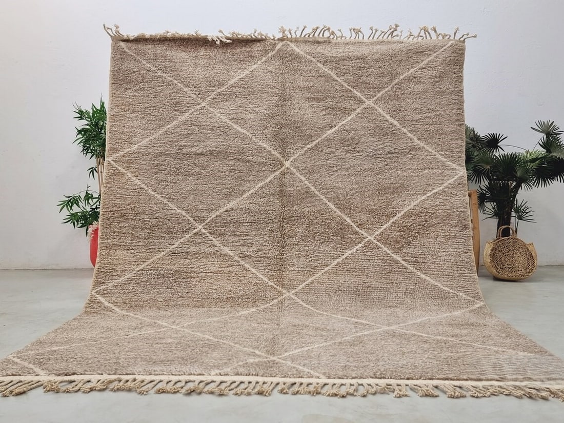Authentic Handmade Wool Rug 8 x 5 Feet Moroccan Berber Artistry: Authentic Handmade Wool Rug 8 x 5 Feet Moroccan Berber Artistry Experience the beauty and craftsmanship of this stunning handmade wool rug, meticulously handwoven in the Atlas Mountains by skilled loc
