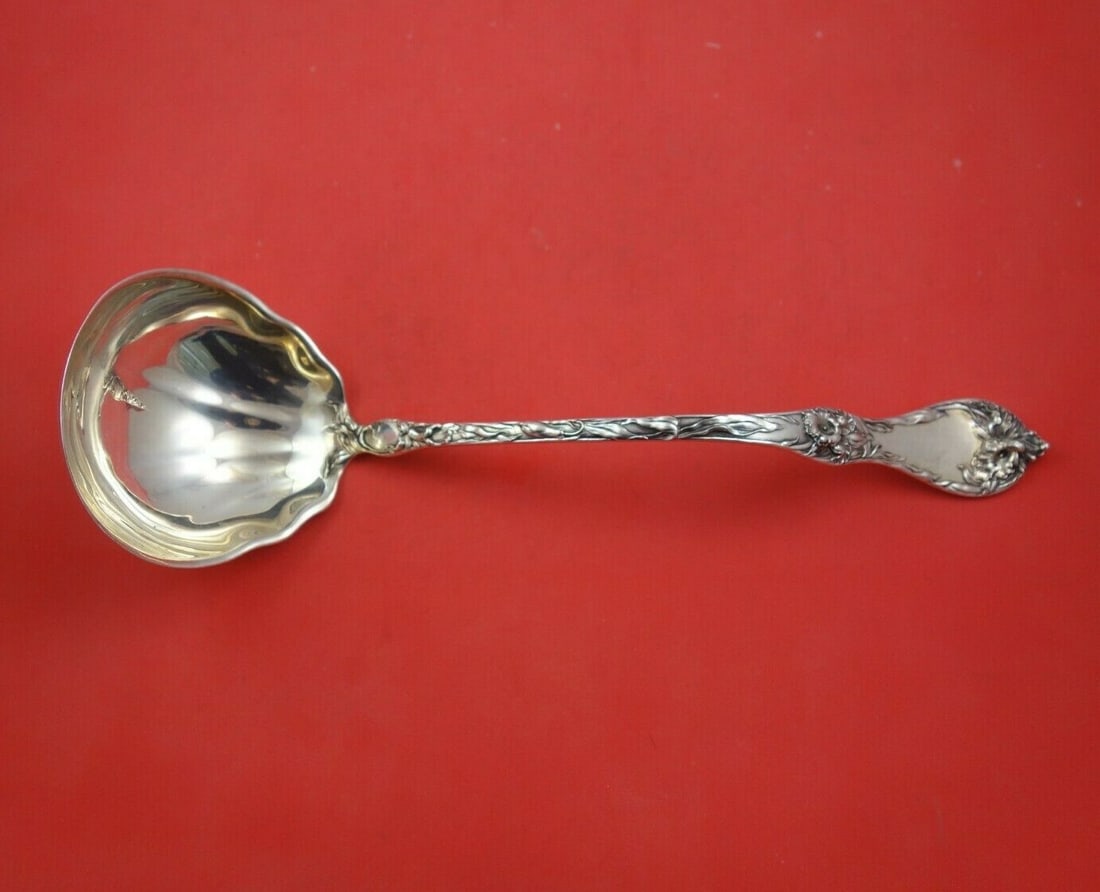 Reed and Barton Les Cinq Fleurs Sterling Silver Soup Ladle 13.5": Reed and Barton Les Cinq Fleurs Sterling Silver Soup Ladle 13.5" Discover the elegance of this Les Cinq Fleurs soup ladle by Reed and Barton, crafted from high-quality sterling silver. This exquisite 