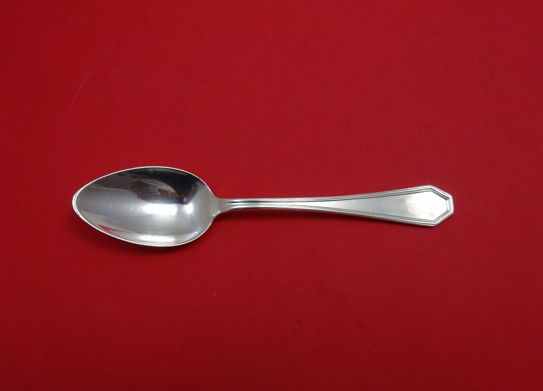 Dominick & Haff Queen Anne Plain Sterling Silver Teaspoon 6 inch: Dominick & Haff Queen Anne Plain Sterling Silver Teaspoon 6 inch This exquisite teaspoon features the elegant Queen Anne Plain pattern by Dominick and Haff, crafted from high-quality sterling silver. 