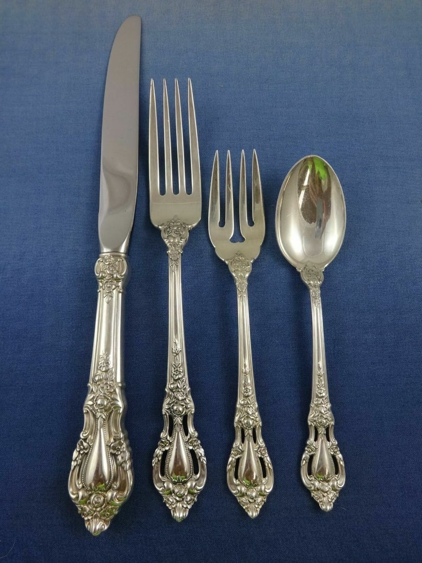 Lunt Eloquence Sterling Silver 4pc Dinner Place Setting: Lunt Eloquence Sterling Silver 4pc Dinner Place Setting Enhance your dining experience with this elegant 4-piece dinner size place setting from Lunt in the Eloquence pattern. Crafted from high-quality