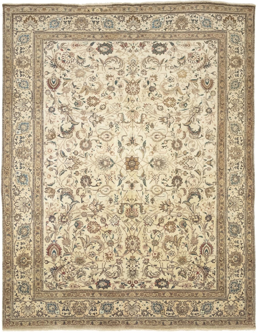 Hand-Knotted Wool Floral Oriental Area Rug 9'7 x 12'5 Vintage Semi-Antique: Hand-Knotted Wool Floral Oriental Area Rug 9'7 x 12'5 Vintage Semi-Antique This semi-antique handmade Oriental rug features a traditional floral pattern in a harmonious palette of cream, light salmon,
