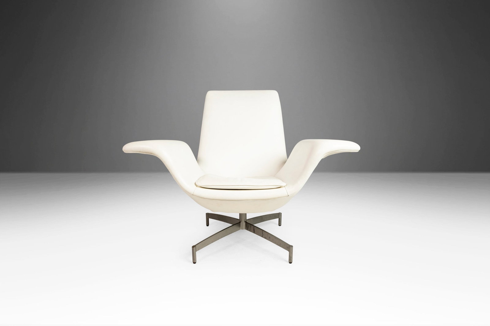 Vintage HBF Dialogue Wing Lounge Chair White Leather 1990s Mid-Century Modern: Vintage HBF Dialogue Wing Lounge Chair White Leather 1990s Mid-Century Modern Discover the Vintage Dialogue Wing Lounge Chair by HBF, a perfect blend of mid-century modern design and contemporary func