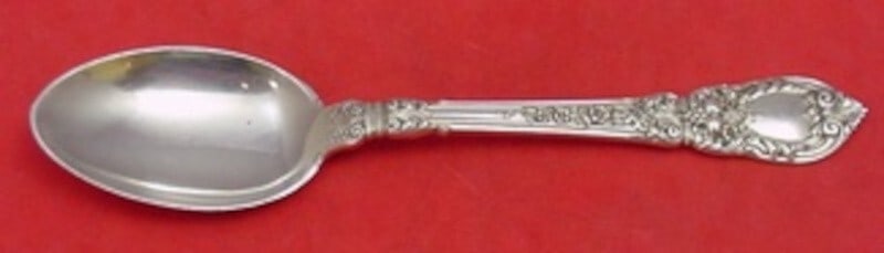 Lunt Charles II Sterling Silver Teaspoon 6 Inch Flatware: Lunt Charles II Sterling Silver Teaspoon 6 Inch Flatware This exquisite Charles II teaspoon by Lunt is crafted from high-quality sterling silver and measures 6 inches in length. The elegant design ref