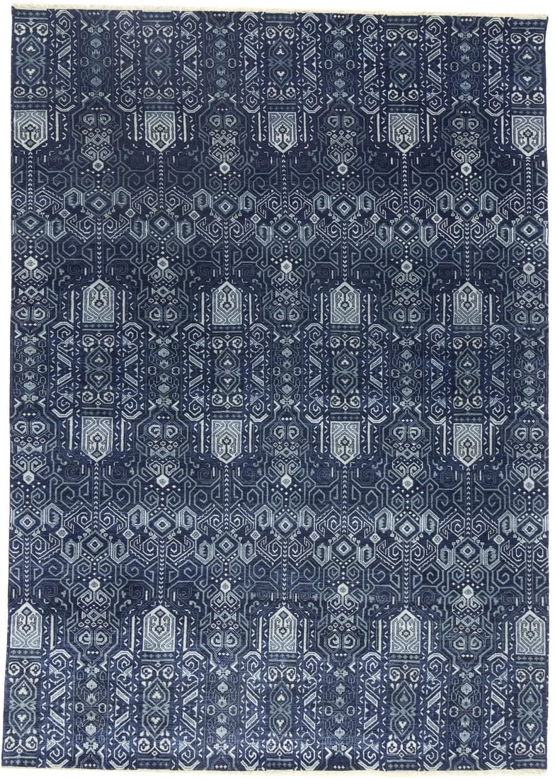 Handmade Floral Transitional Wool Rug 10 x 14 ft Dark Navy: Handmade Floral Transitional Wool Rug 10 x 14 ft Dark Navy Enhance your space with this stunning Floral Transitional Handmade Extra Large Oriental Rug, measuring 9'9" x 13'8". Crafted with meticulous 