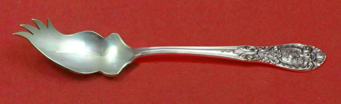 Easterling Southern Grandeur Sterling Silver Pate Knife Custom Made 6": Easterling Southern Grandeur Sterling Silver Pate Knife Custom Made 6" This exquisite 6" pate knife is crafted from high-quality sterling silver and features the elegant Southern Grandeur pattern by E